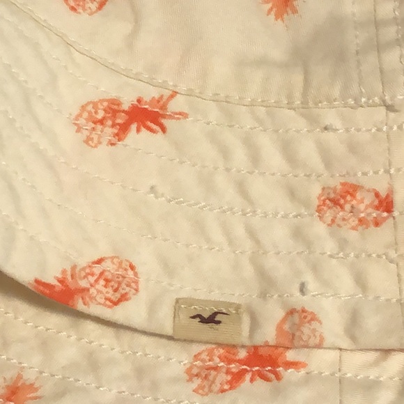 Hollister and Abercrombie cream and red pineapple bucket hat - Picture 3 of 6